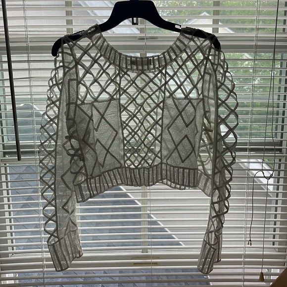 Lola X LF - White Cropped Crochet Long Sleeve Top size M/L - Picture 3 of 7